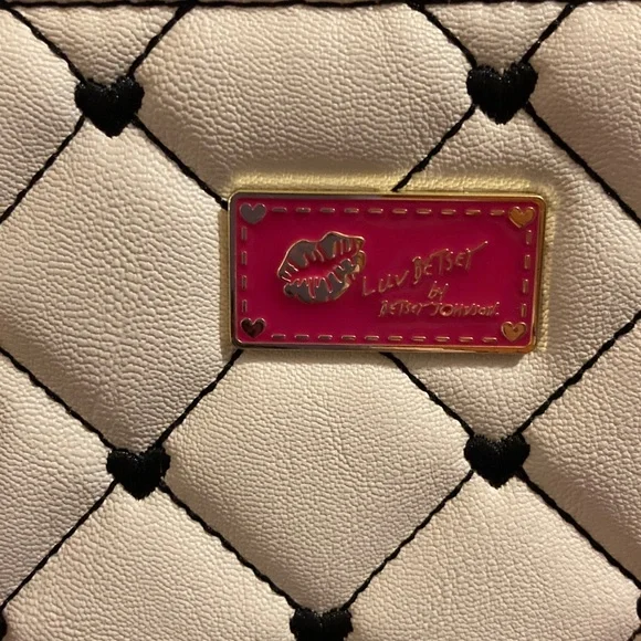 Luv Betsey Johnson Breann Quilted Tote with Pink and Black Heart Accents. NEW! - Picture 3 of 15